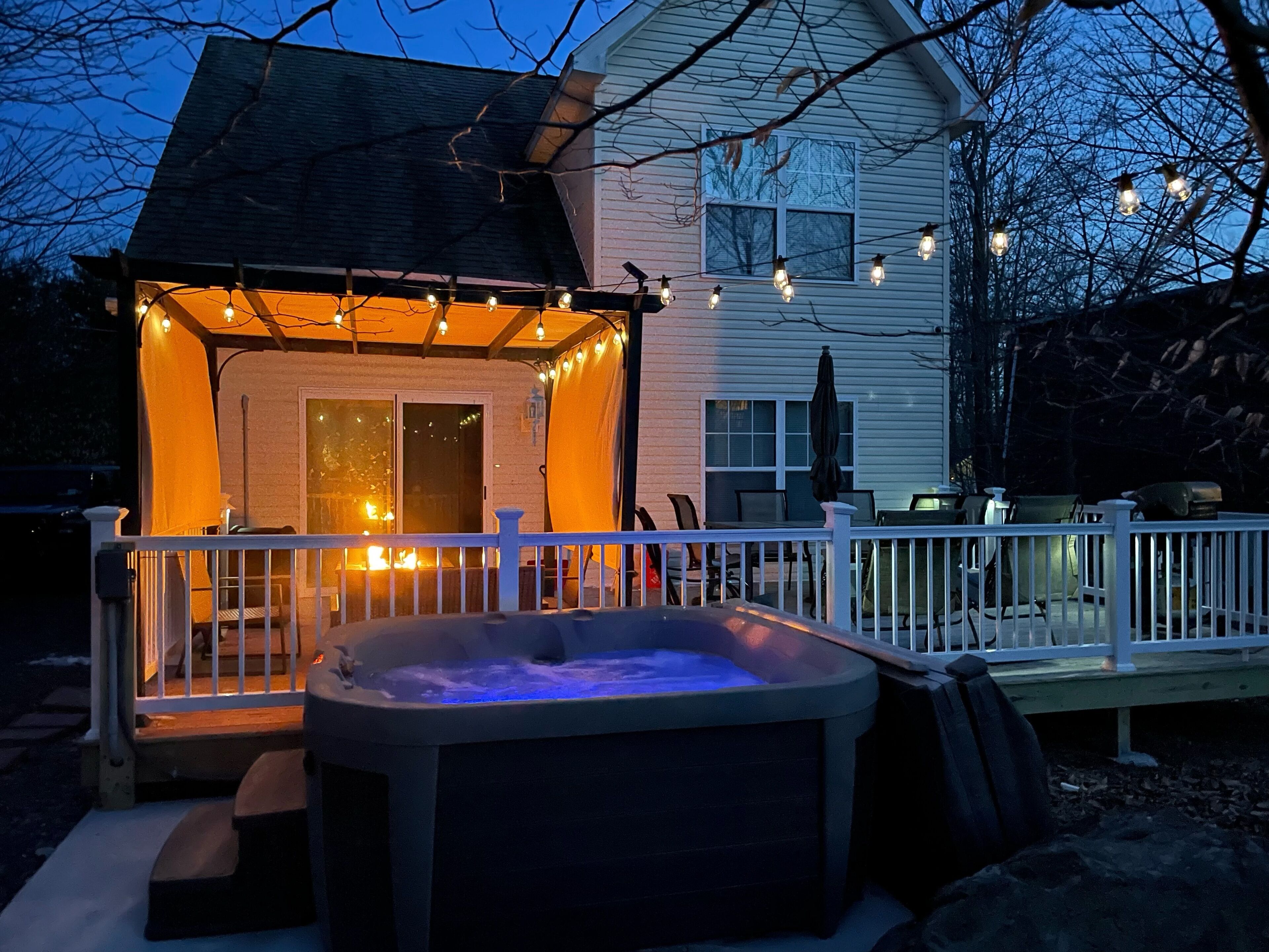 Bright Tobyhanna Home w/ Hot Tub & Fire Pit!