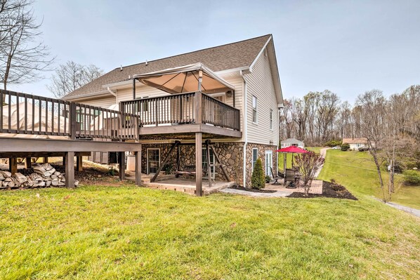 Apartment (2 Bedrooms) | Interior - Bristol Escape w/ Patio, 2 Mi to Downtown! (Bristol)