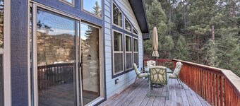 Bright Idaho Springs Cabin w/ Mountain Views!