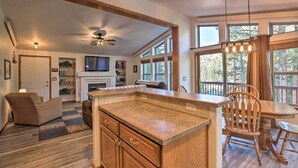 Unclassified image, 5 of 33, button - Bright Idaho Springs Cabin w/ Mountain Views! (Idaho Springs)