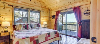 Mountain View & Fire Pit: Updated Murphy Cabin!