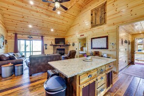 House (2 Bedrooms) | Interior