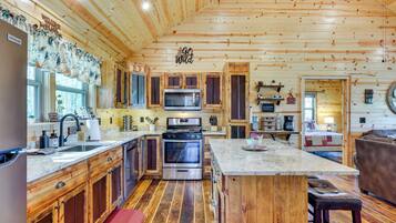 House (2 Bedrooms) | Interior