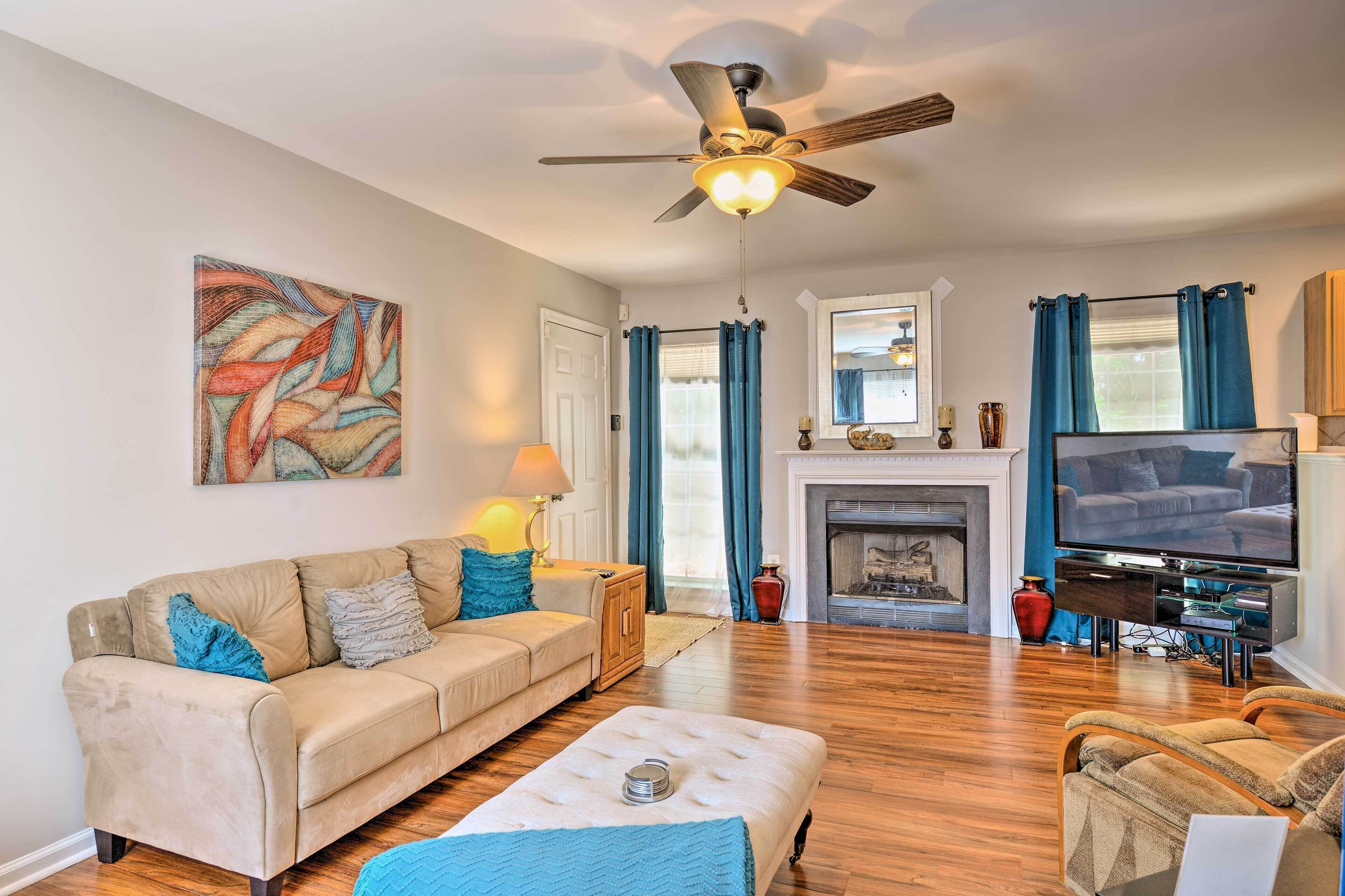 Bright Dumfries Home Near Quantico & Fort Belvoir!