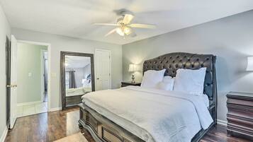 3 bedrooms, iron/ironing board, bed sheets