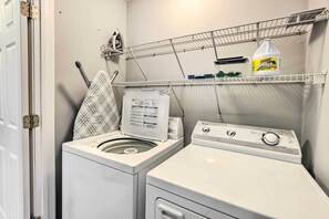 Interior - Auburn Home w/ Private Yard < 4 Mi to Campus! (Auburn)