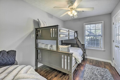 Auburn Home w/ Private Yard < 4 Mi to Campus!