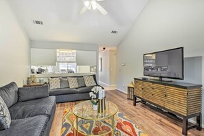 TV - Auburn Home w/ Private Yard < 4 Mi to Campus! (Auburn)