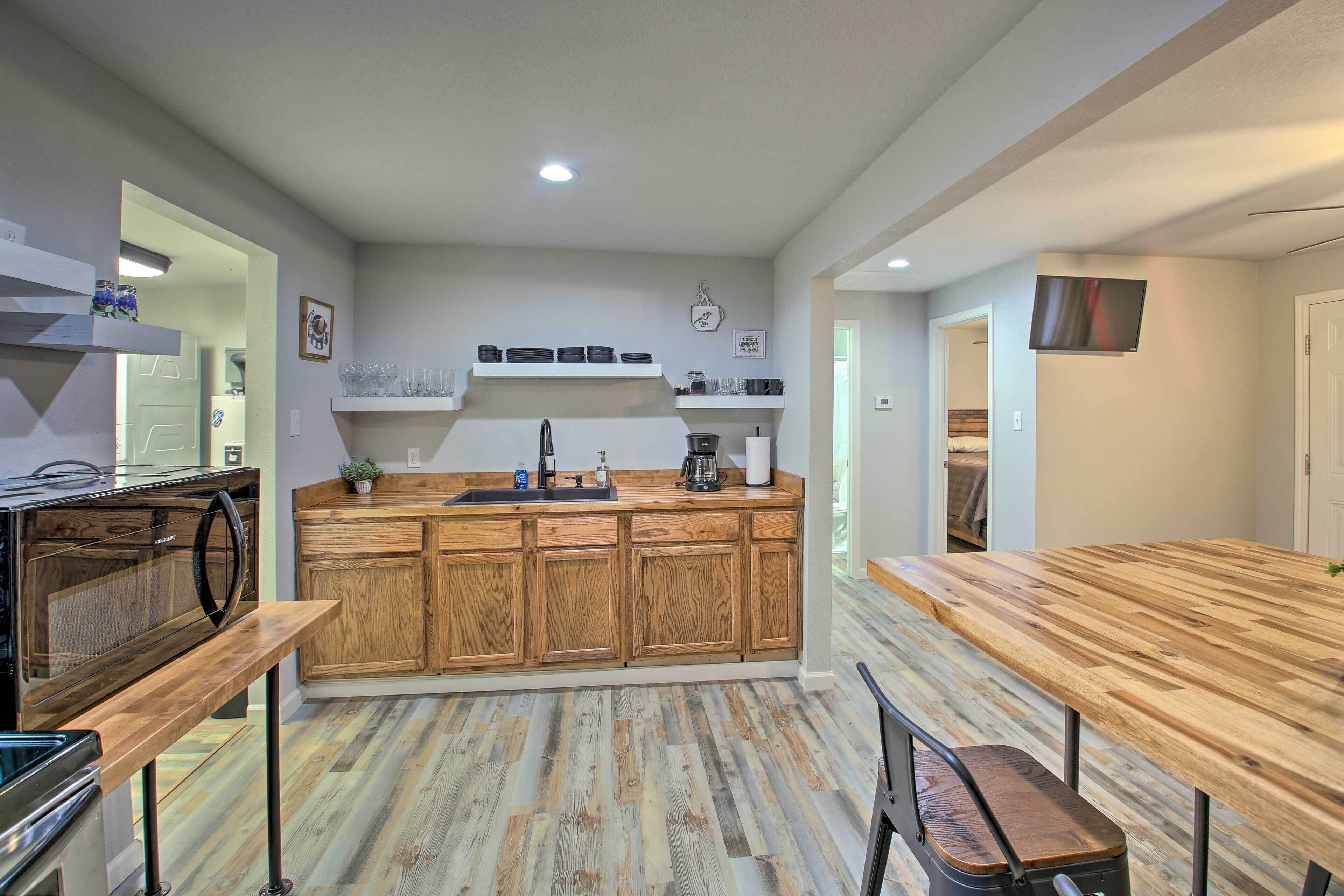 Bright Cabin w/ Spacious Deck and Fire Pit!