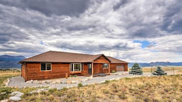 House (3 Bedrooms) | Front of property