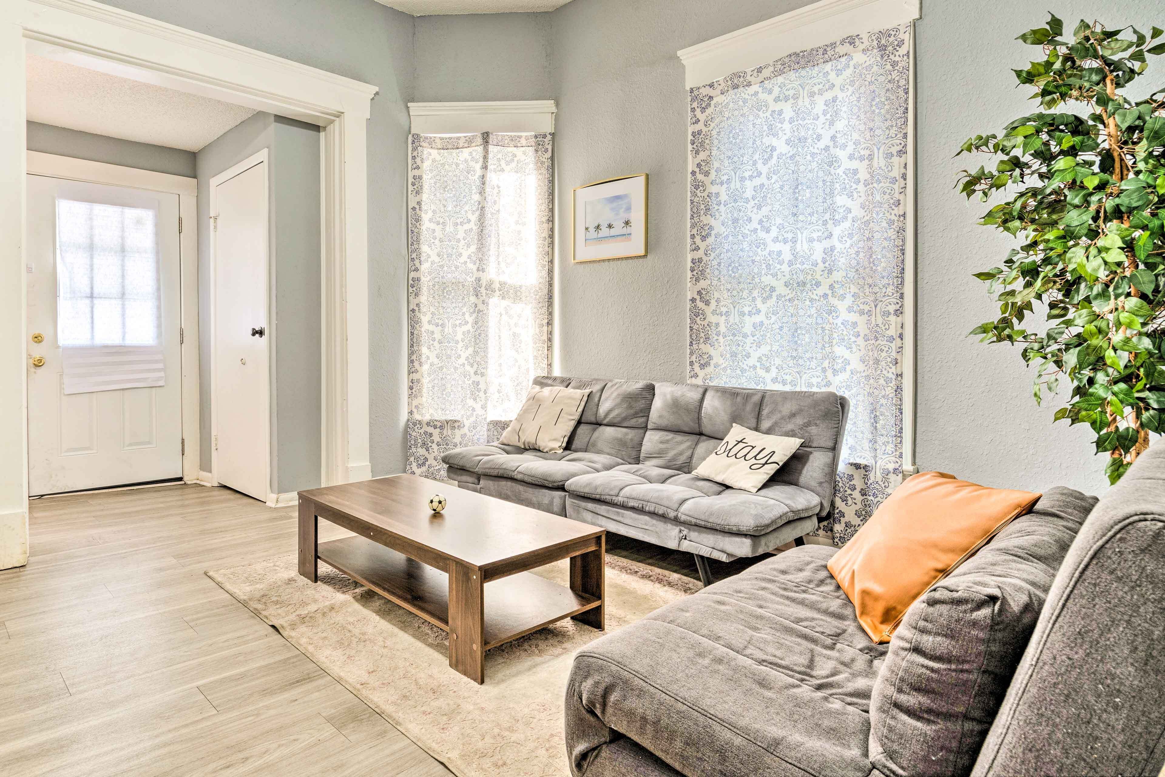 Charming Indianapolis Home ~ 3 Mi to Downtown