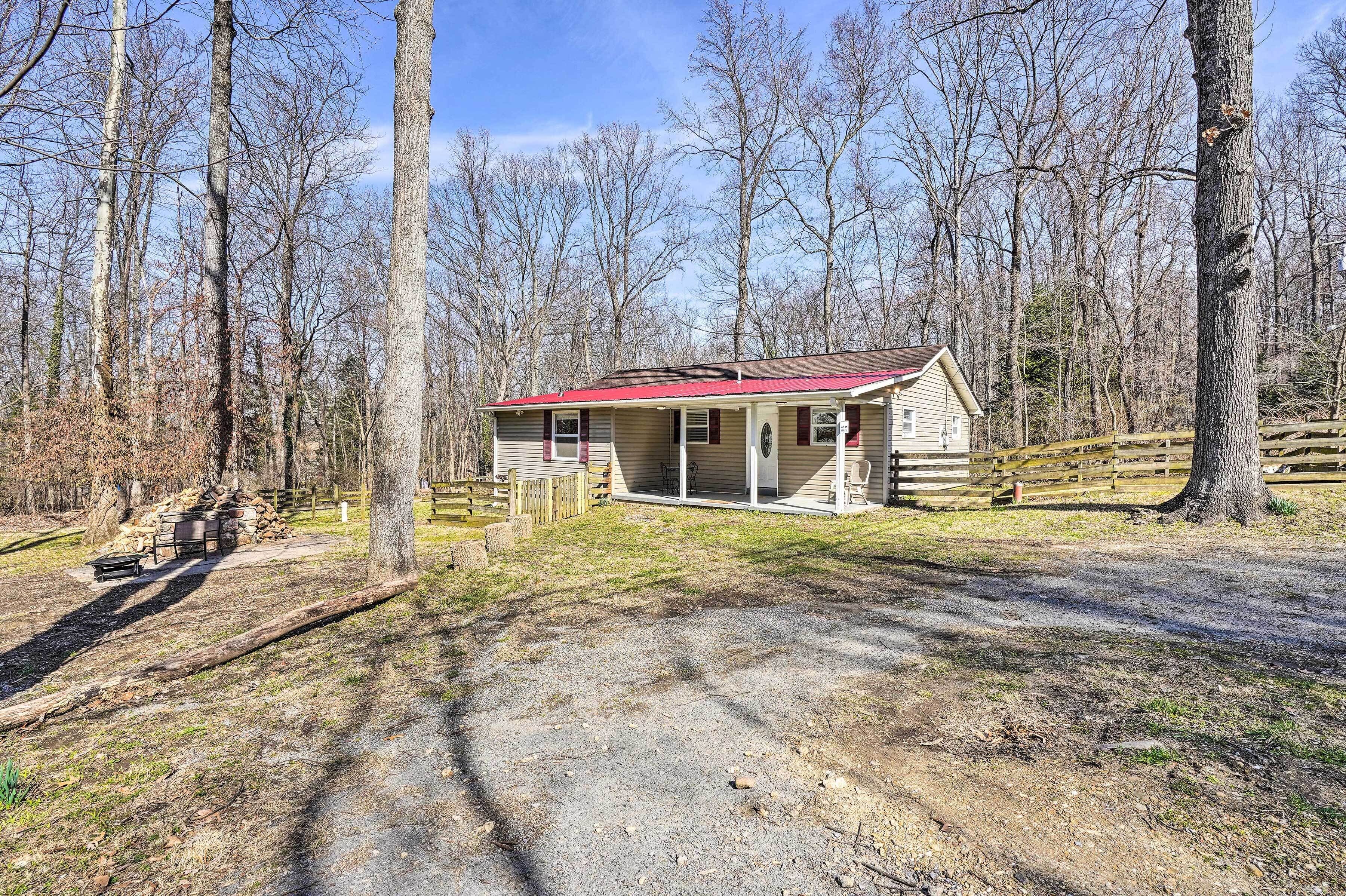 Charming Home With Yard Near Shenandoah River!