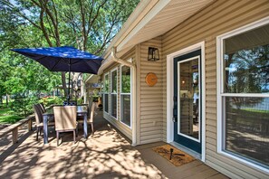 Interior - Remodeled Cedar Creek Lake Retreat w/ Fire Pit! (Malakoff)