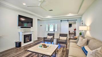 House (4 Bedrooms) | Interior