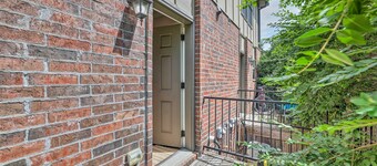 Charming Springdale Townhome ~ 5 Mi to Dtwn!