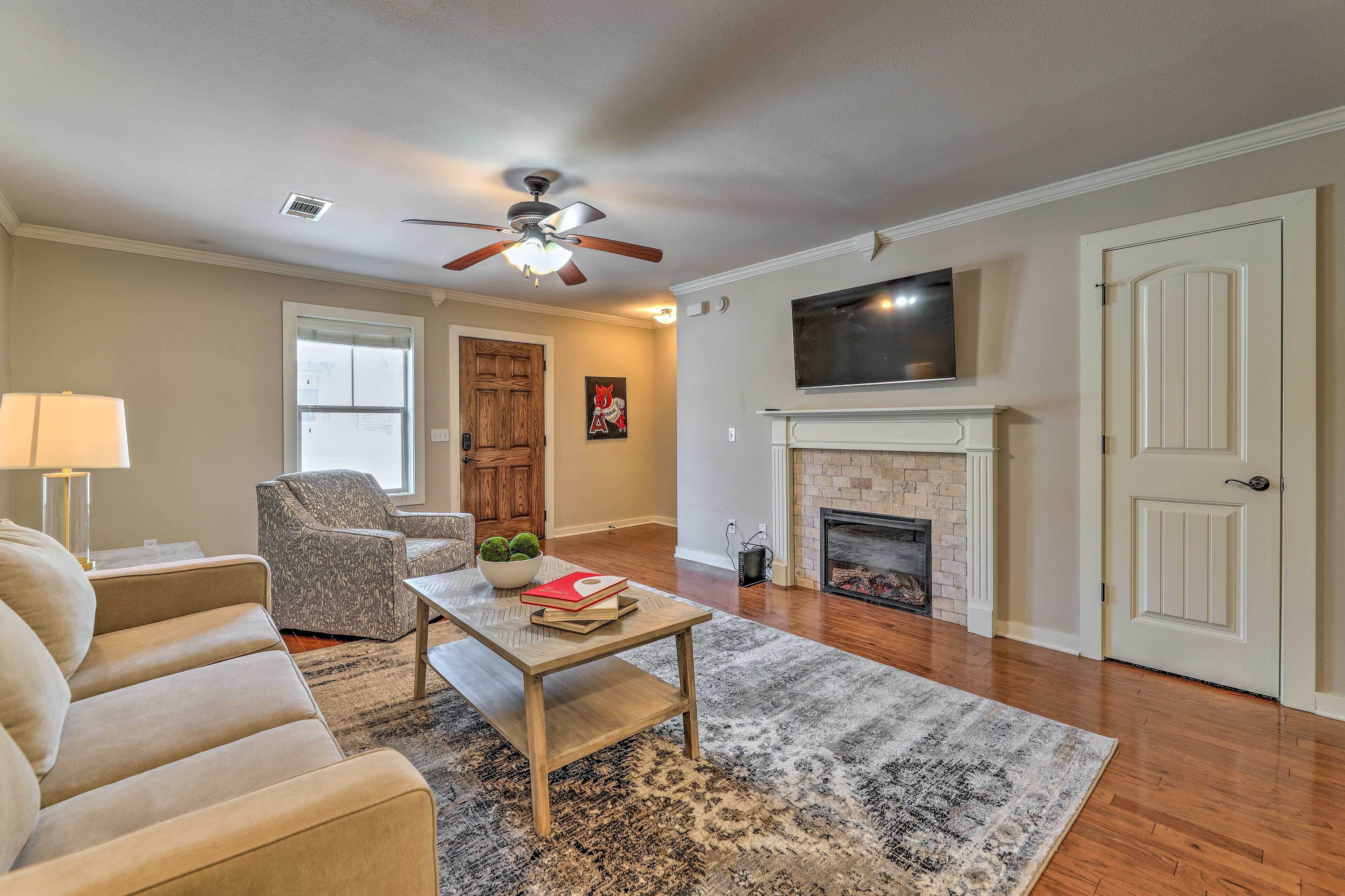 Charming Springdale Townhome ~ 5 Mi to Dtwn!