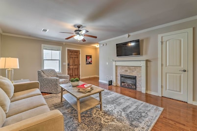 Charming Springdale Townhome ~ 5 Mi to Dtwn!