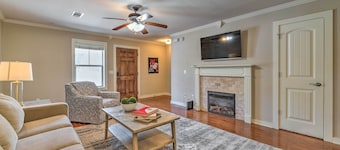 Charming Springdale Townhome ~ 5 Mi to Dtwn!