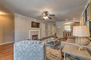 Apartment (2 Bedrooms) | Interior - Charming Springdale Townhome ~ 5 Mi to Dtwn! (Springdale)