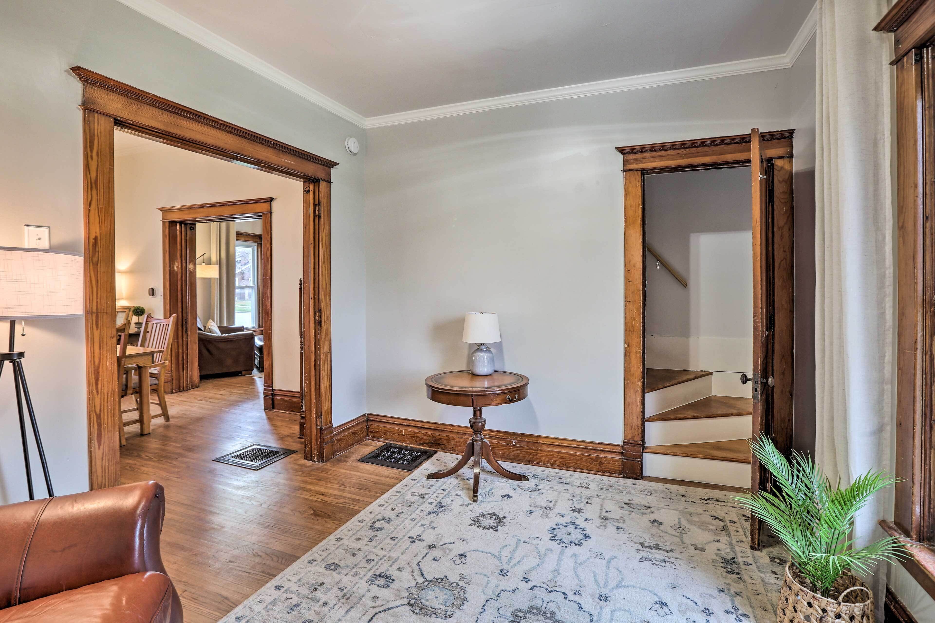 Charming Home w/ Porch Near Wartburg College!