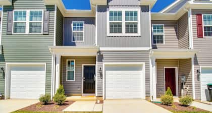Charming Townhome < 1 Mi to Zoo & Luray Caverns!