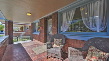 House (5 Bedrooms) | Front of property