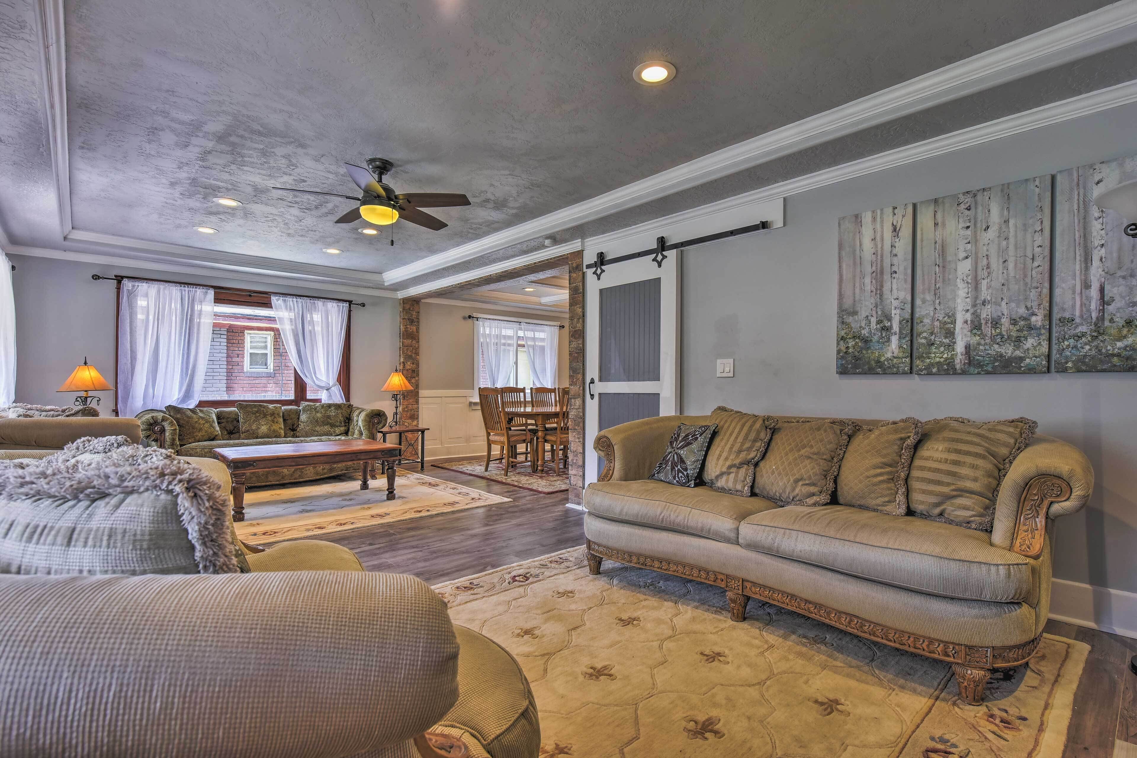 House (5 Bedrooms) | Interior