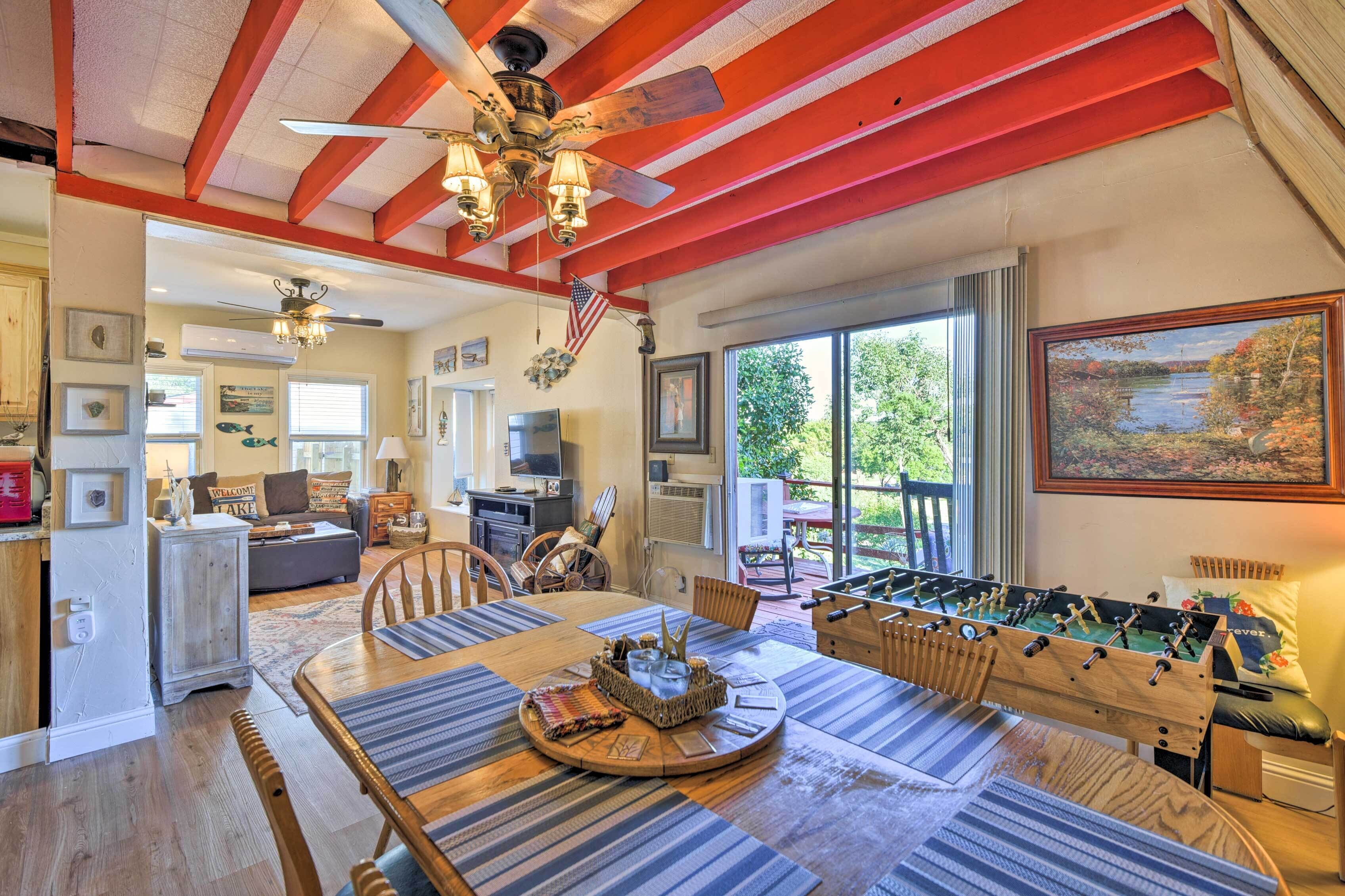 Charming 'lake Creek Cabin' w/ Pool Access & Decks