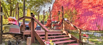 Steps to Lake! Charming Cabin: Pool Access & Decks