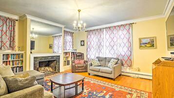 House (4 Bedrooms) | Interior