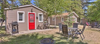 Steps to Beach! Dog-friendly Suttons Bay Cottage