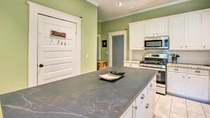 Unclassified image, 2 of 36, button - Chic Atlanta Home w/ Fire Pit - Near Midtown! (Atlanta)