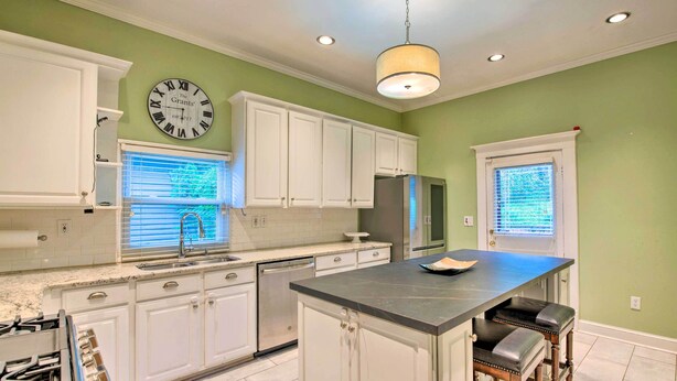Unclassified image, 1 of 36, button - Chic Atlanta Home w/ Fire Pit - Near Midtown! (Atlanta)