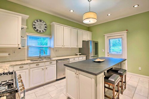 Chic Atlanta Home w/ Fire Pit - Near Midtown!