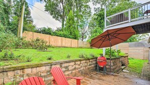 Unclassified image, 4 of 36, button - Chic Atlanta Home w/ Fire Pit - Near Midtown! (Atlanta)