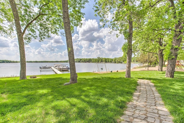Clearwater Lake Getaway W/ Shared Pool & Boat Dock - Clearwater, MN