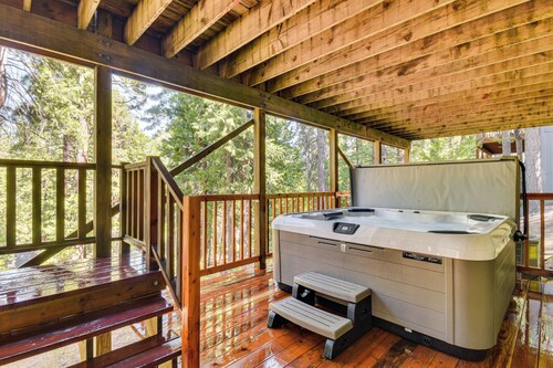 Cold Springs Mountain Cabin: Hot Tub & Generator