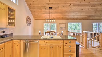 ู
ูุฒู (3 Bedrooms) | ุงูู
ูุดุฃุฉ ู
ู ุงูุฏุงุฎู