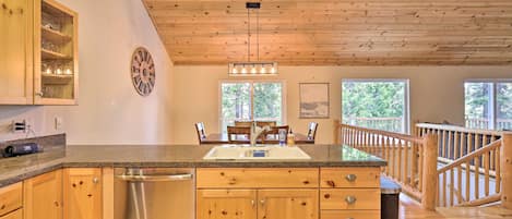 House (3 Bedrooms) | Interior