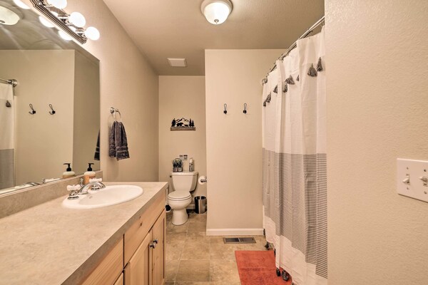 Cold Springs Mountain Cabin: Hot Tub & Generator - Dodge Ridge, CA