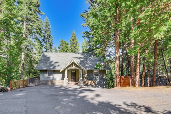 House (3 Bedrooms) | Interior - Cold Springs Mountain Cabin: Hot Tub & Generator (Long Barn)