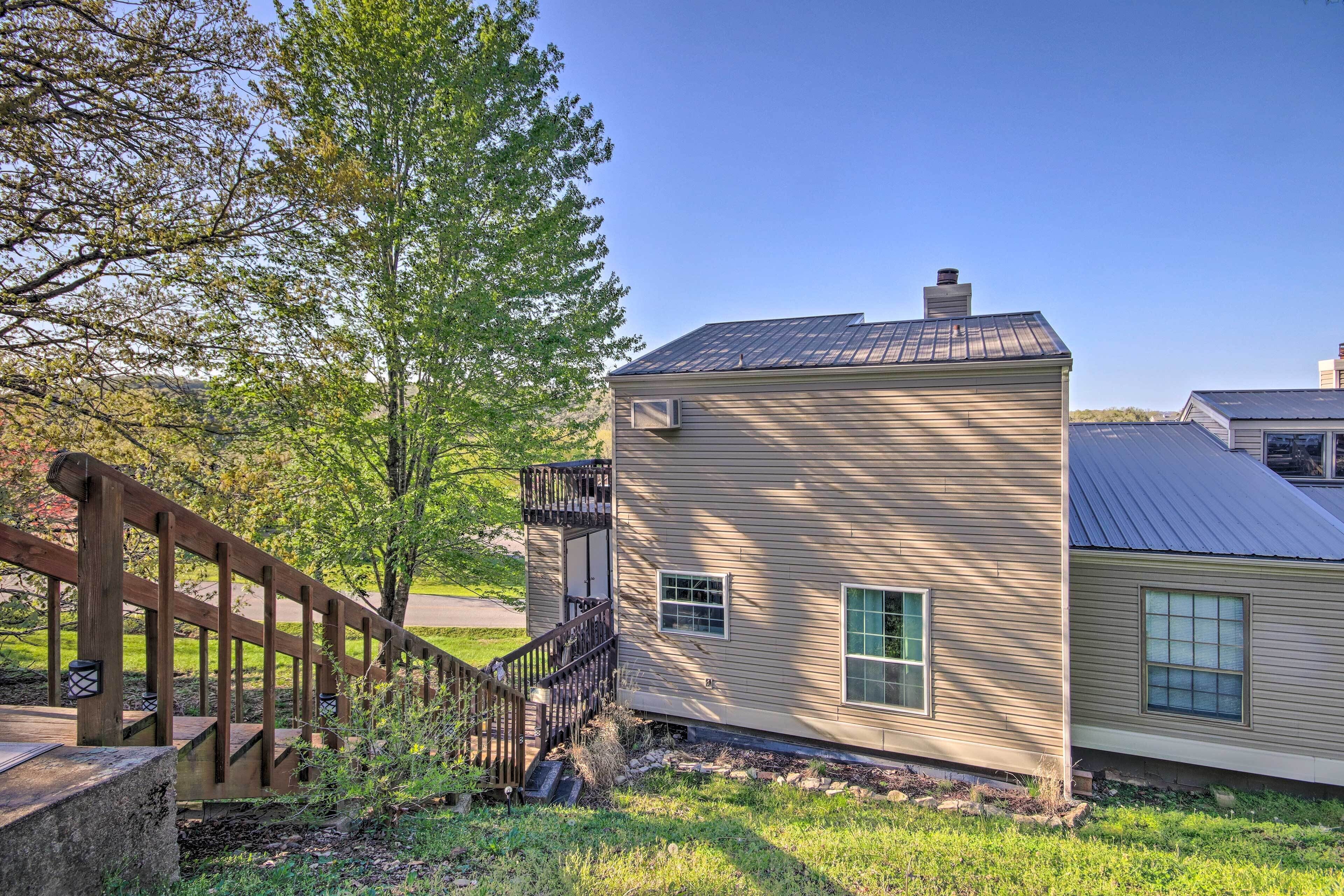 Condo w/ Golf Courses On-site < 1 Mi to Lake