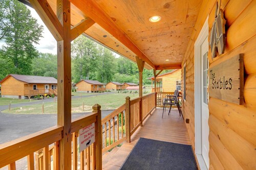 Fire Pit: Cozy Bryson City Cabin on Tuck River