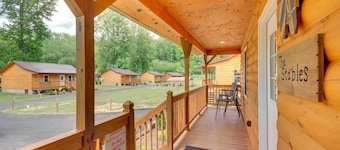 Fire Pit: Cozy Bryson City Cabin on Tuck River
