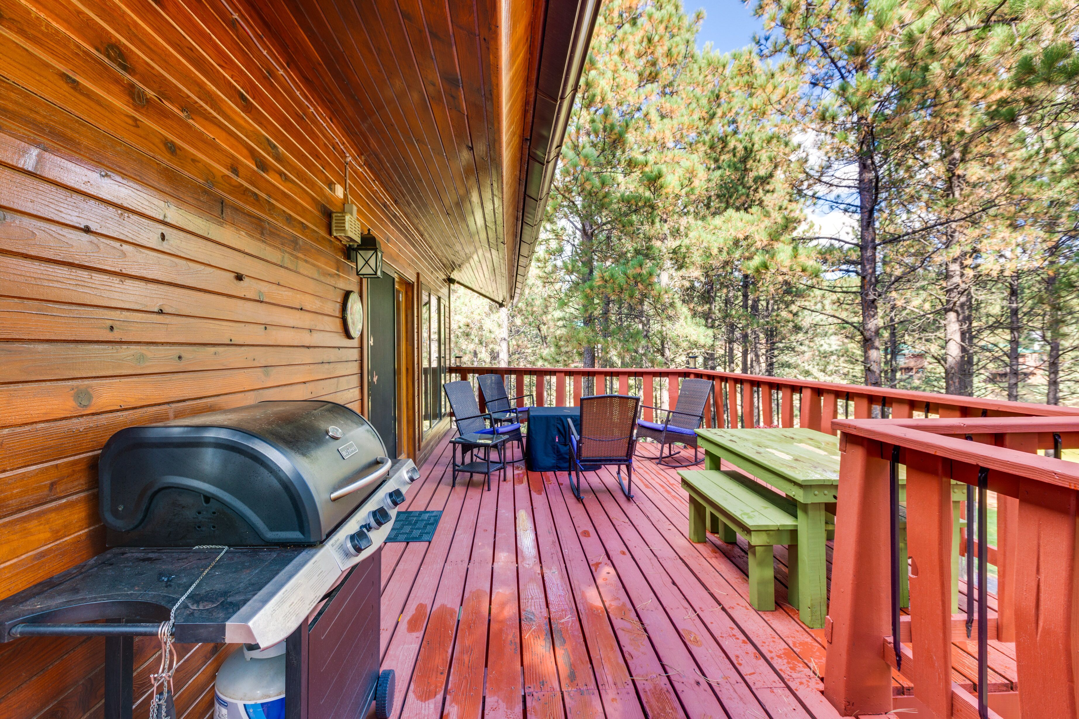 Cozy Angel Fire Escape w/ Golf Course Views!