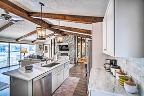 Cottage (4 Bedrooms) | Interior - Cozy Lake Santeetlah Cottage With Dock & 3 Kayaks! (Robbinsville)