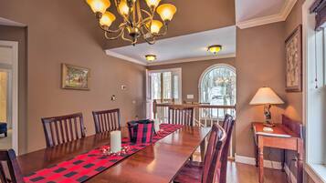 House (4 Bedrooms) | Interior