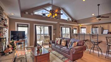 House (4 Bedrooms) | Front of property