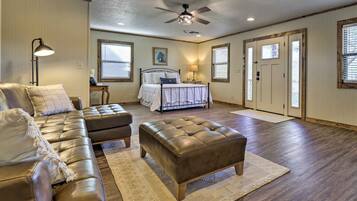 Apartment (0 Bedroom) | Interior