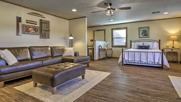 Apartment (0 Bedroom) | Interior